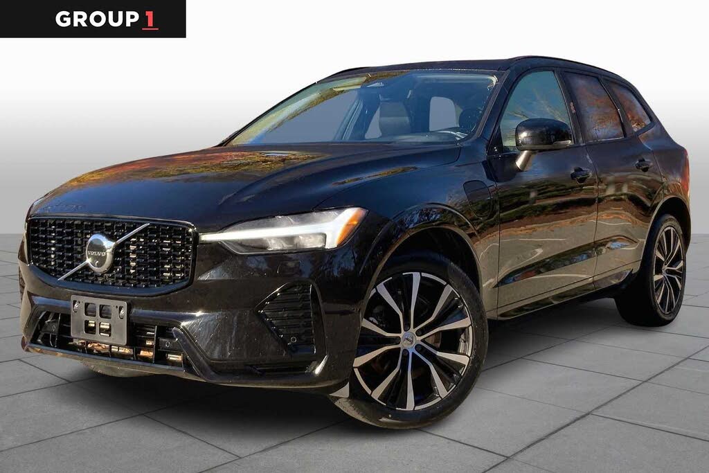 2023 Volvo XC60 Recharge T8 Plus Dark Theme eAWD