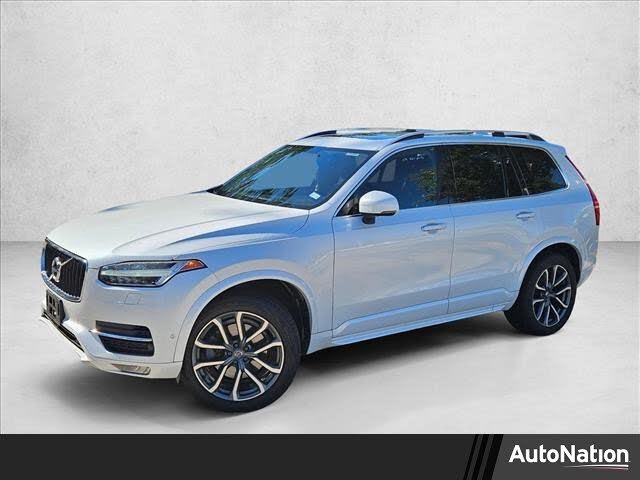 2017 Volvo XC90 T6 Momentum AWD