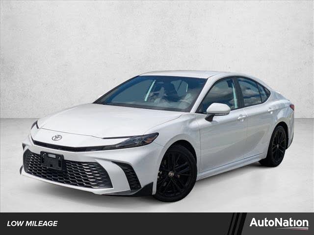 2025 Toyota Camry SE FWD