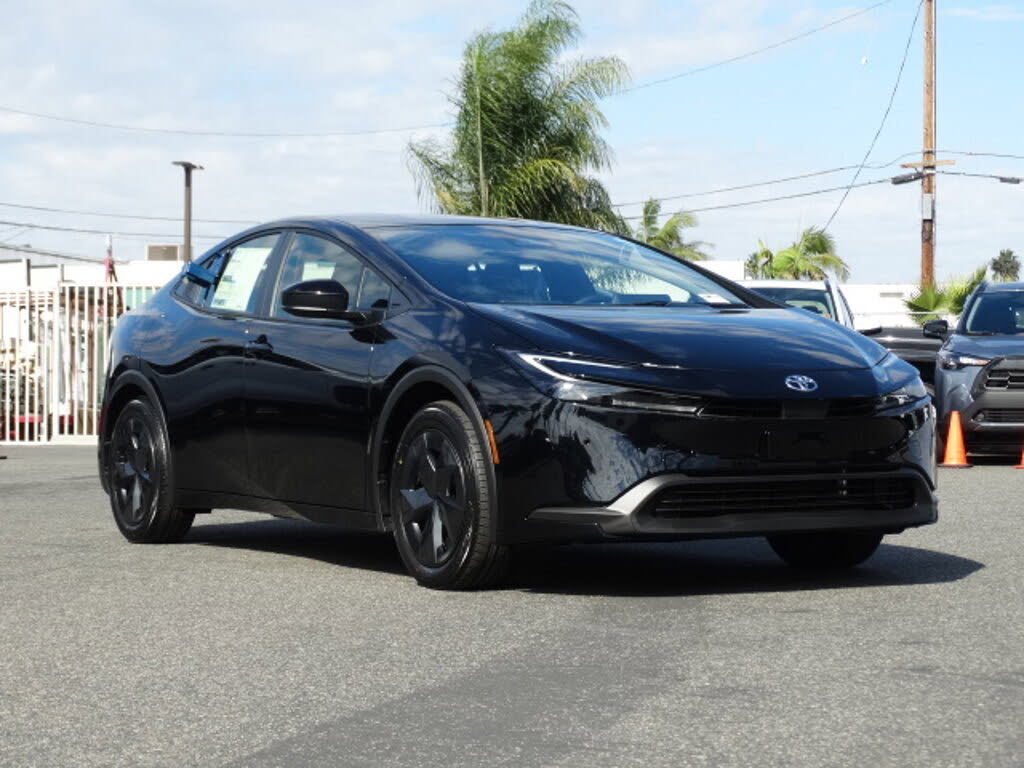 2026 Toyota Prius LE FWD