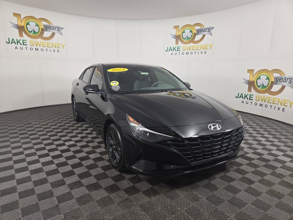 2023 Hyundai Elantra SEL FWD
