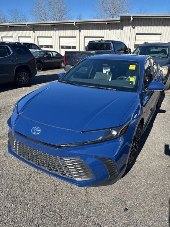 2025 Toyota Camry SE FWD