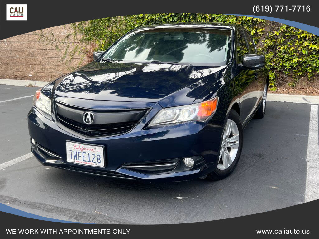 2013 Acura ILX 2.0L FWD with Technology Package