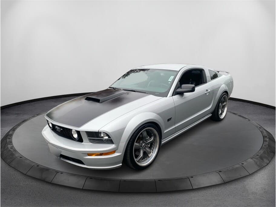 2006 Ford Mustang GT Deluxe Coupe RWD
