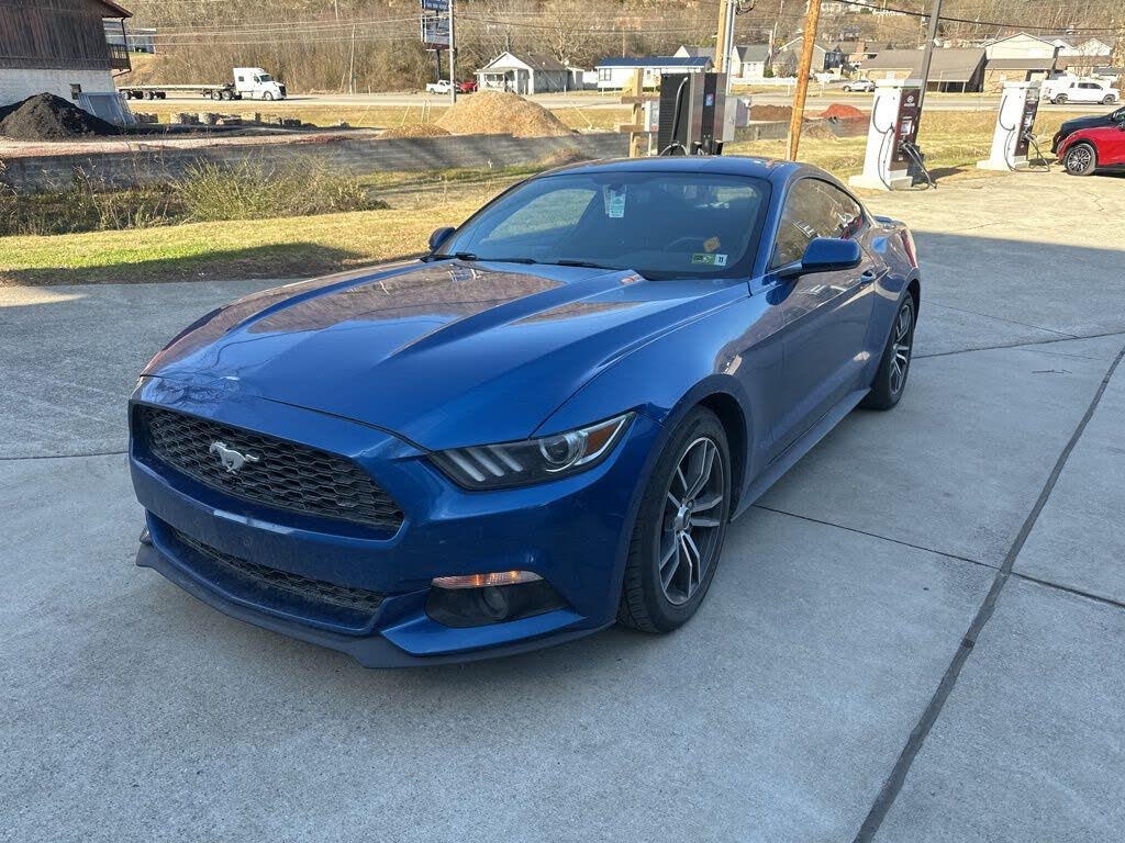 2017 Ford Mustang EcoBoost Coupe RWD