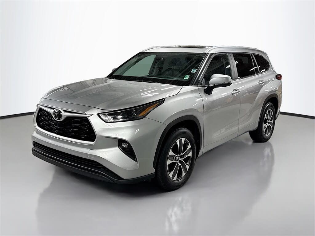 2023 Toyota Highlander XLE FWD