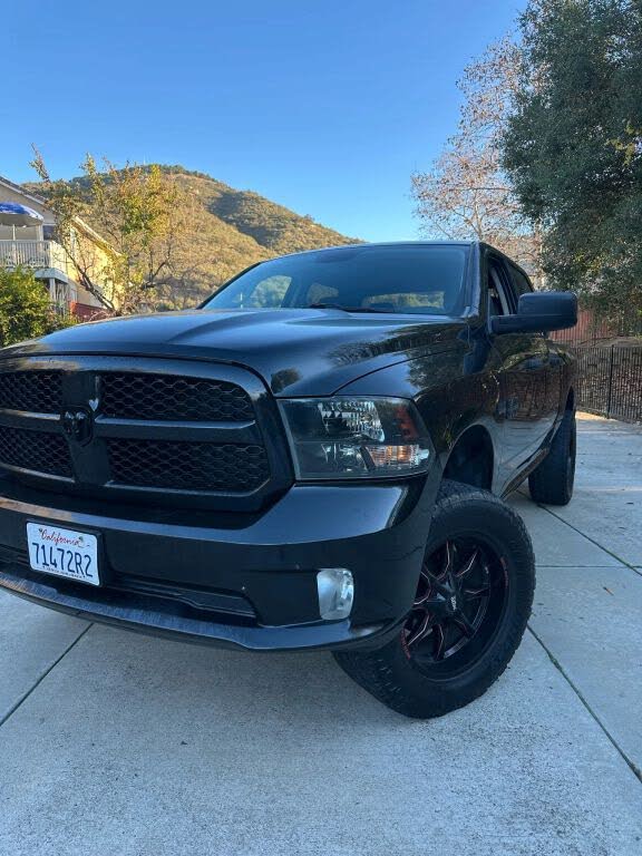 2018 RAM 1500 Express Crew Cab RWD