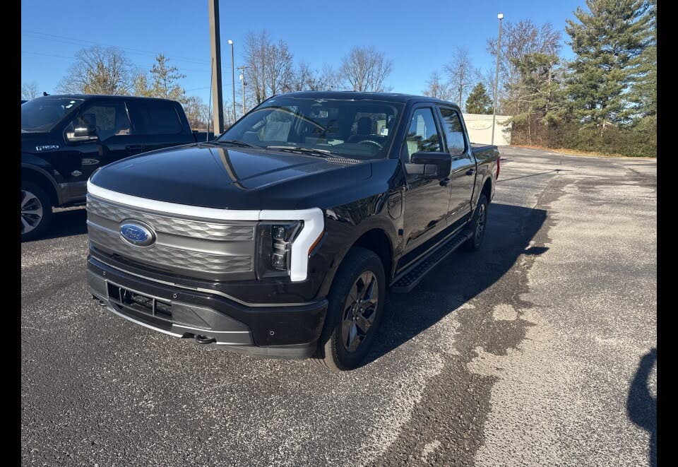 2023 Ford F-150 Lightning Lariat SuperCrew AWD