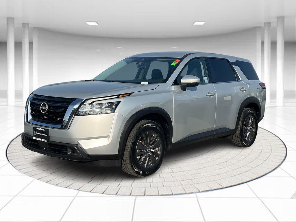 2022 Nissan Pathfinder S FWD