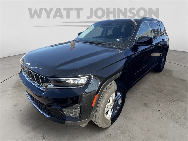 2023 Jeep Grand Cherokee Laredo 4WD