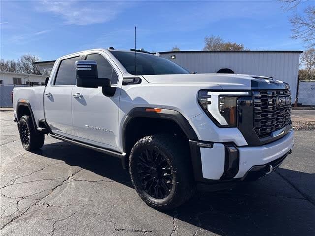 2024 GMC Sierra 3500HD Denali Ultimate Crew Cab 4WD