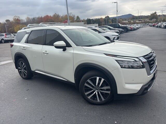 2024 Nissan Pathfinder Platinum 4WD