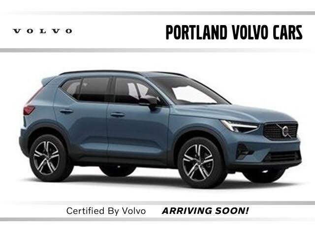 2025 Volvo XC40 B5 Core Bright Theme AWD
