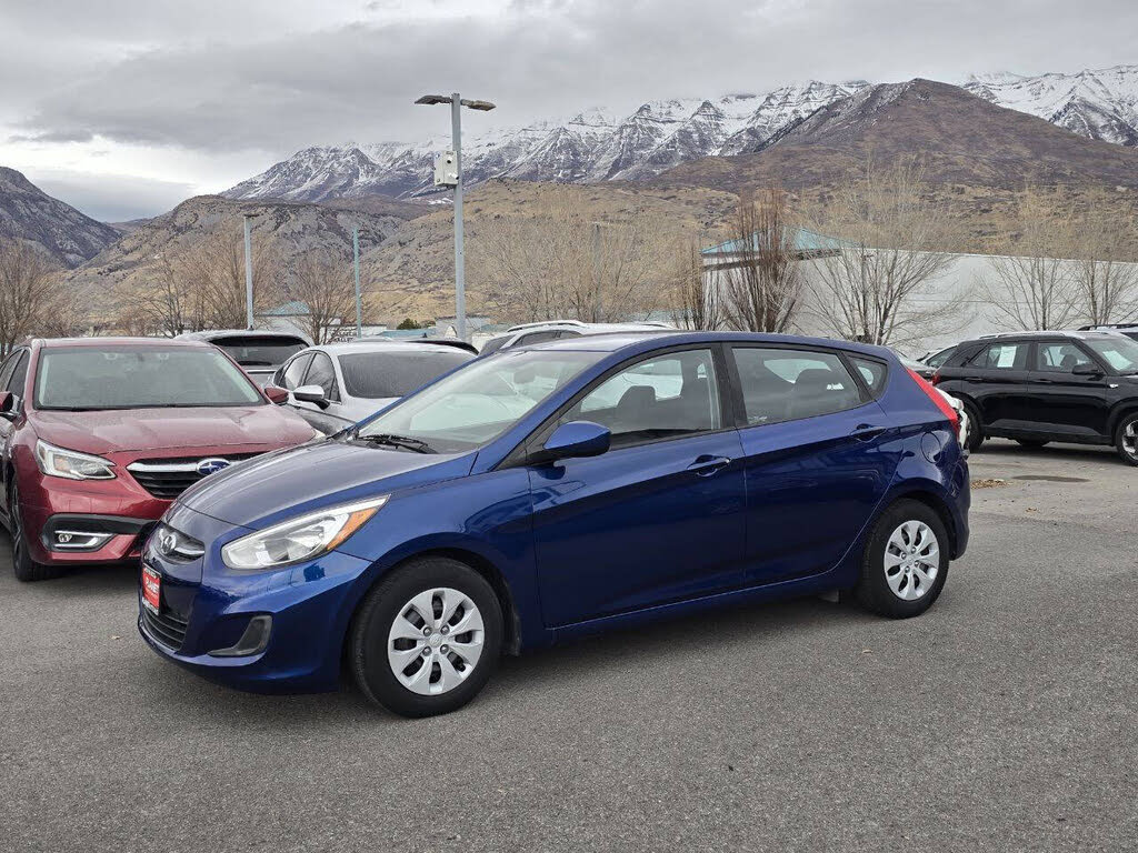 2017 Hyundai Accent SE 4-Door Hatchback FWD