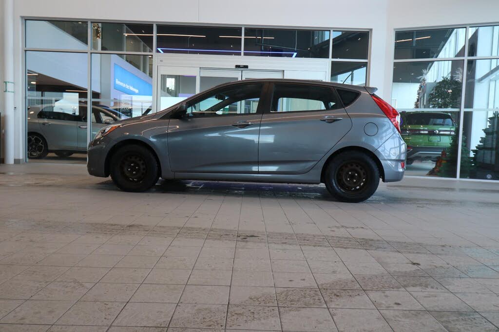 Hyundai Accent GL 4-Door Hatchback FWD 2016