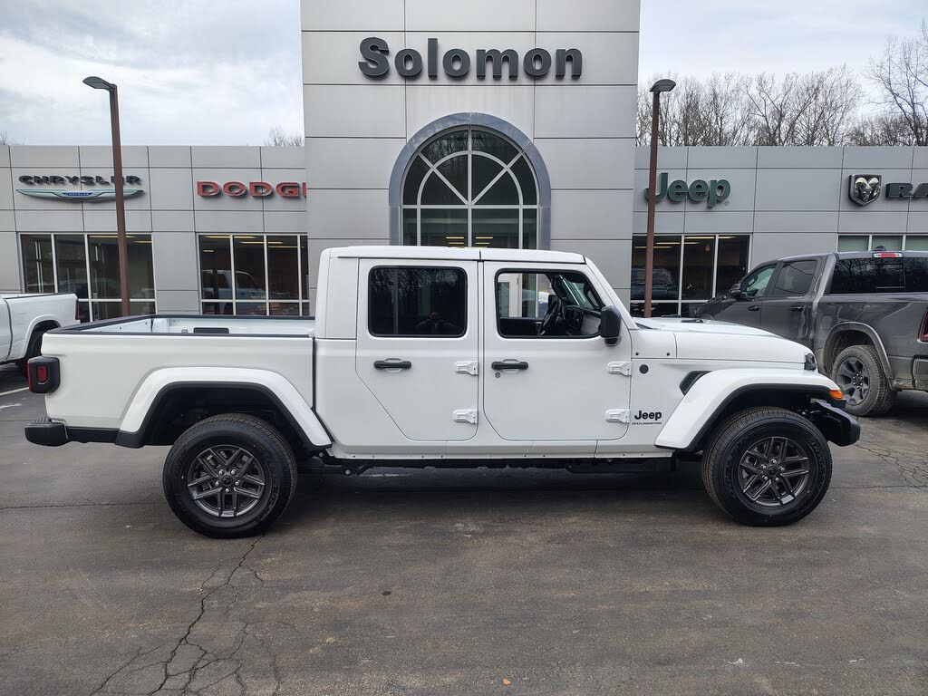 2026 Jeep Gladiator Sport S Crew Cab 4WD