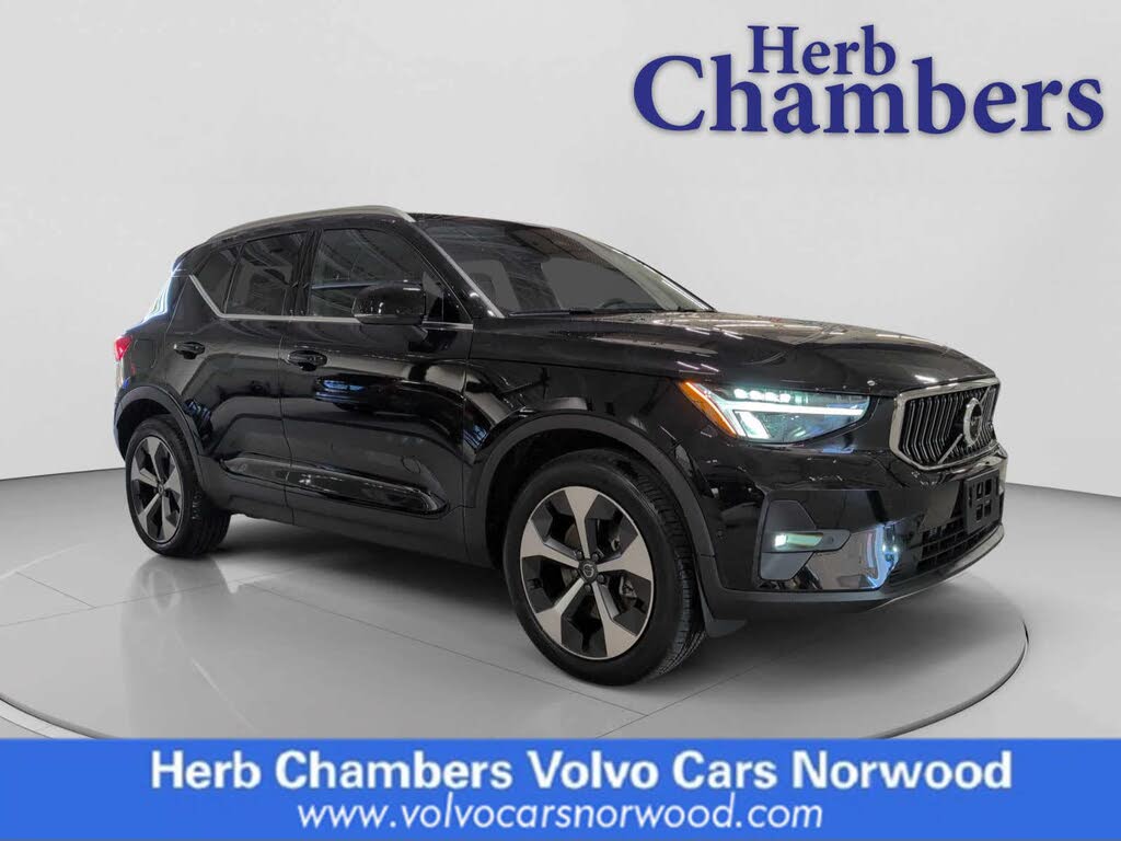 2023 Volvo XC40 B5 Plus Bright Theme AWD