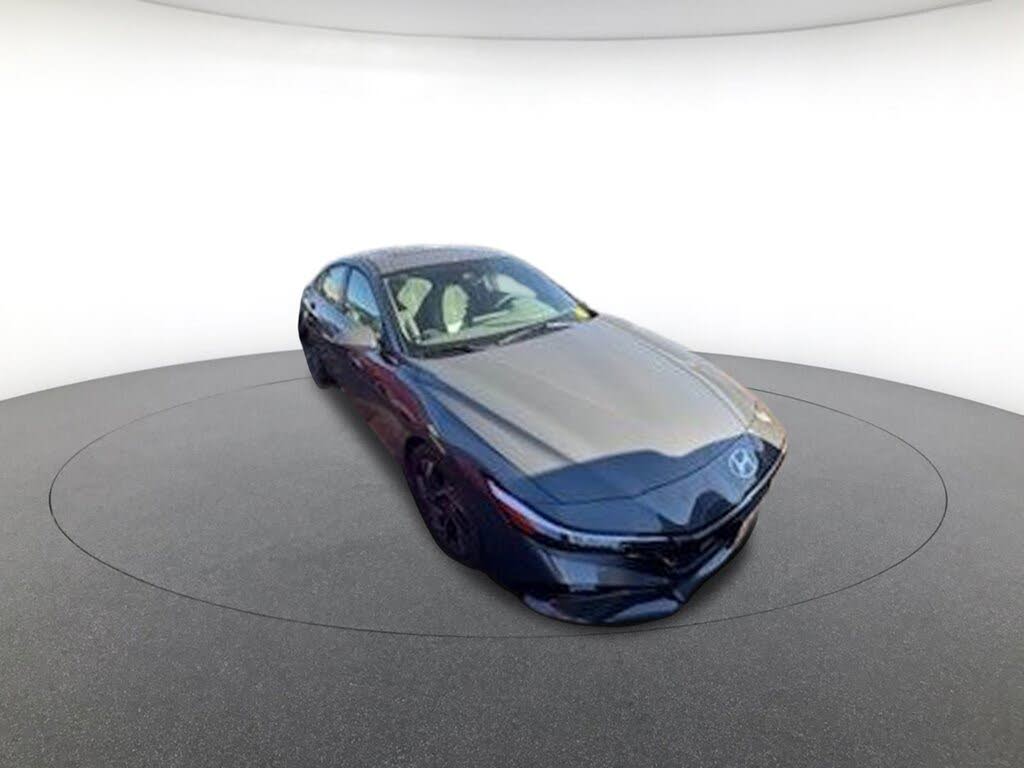 2025 Hyundai Elantra SEL Convenience FWD