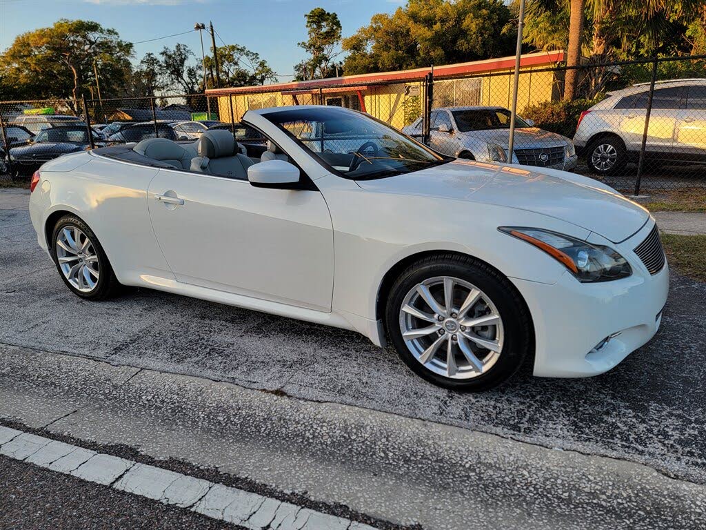 2012 INFINITI G37 Convertible RWD