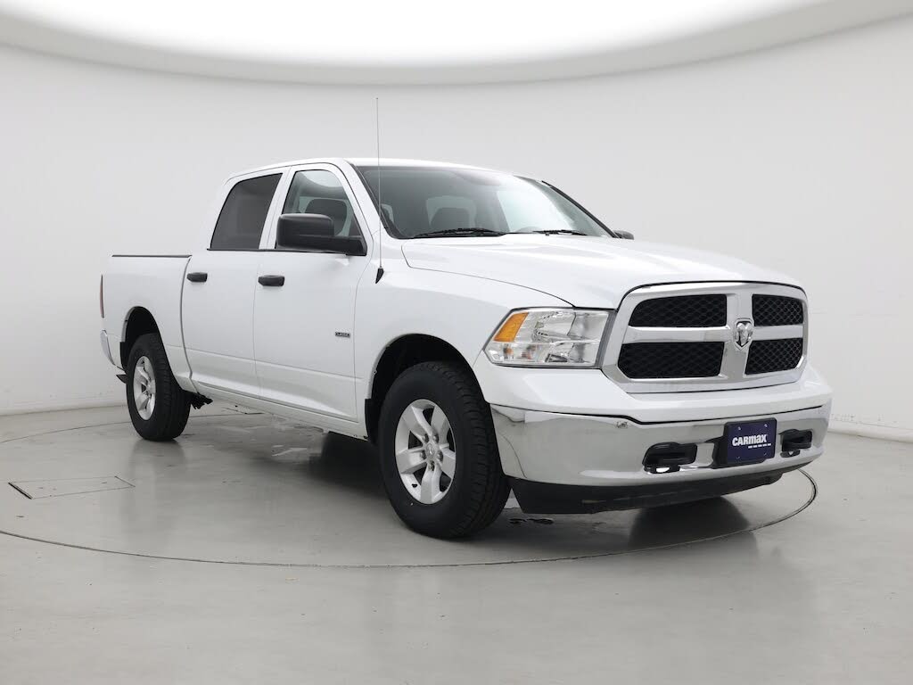 2022 RAM 1500 Classic SLT Crew Cab 4WD