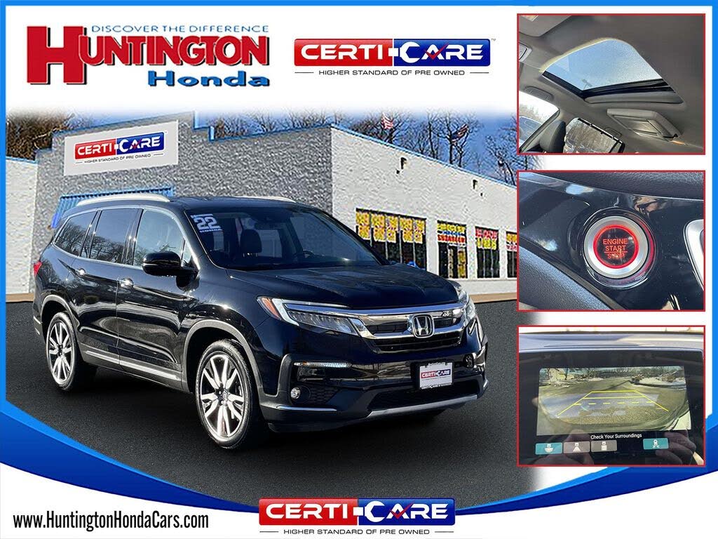 2022 Honda Pilot Touring AWD with Rear Captain's Chairs