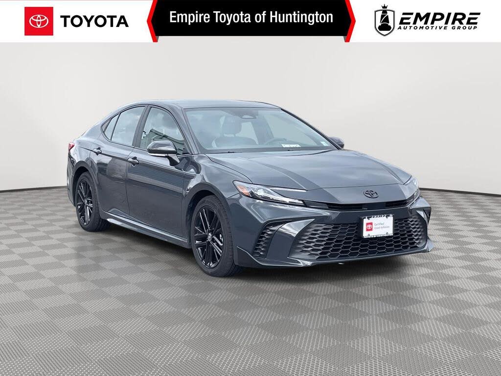 2025 Toyota Camry SE FWD