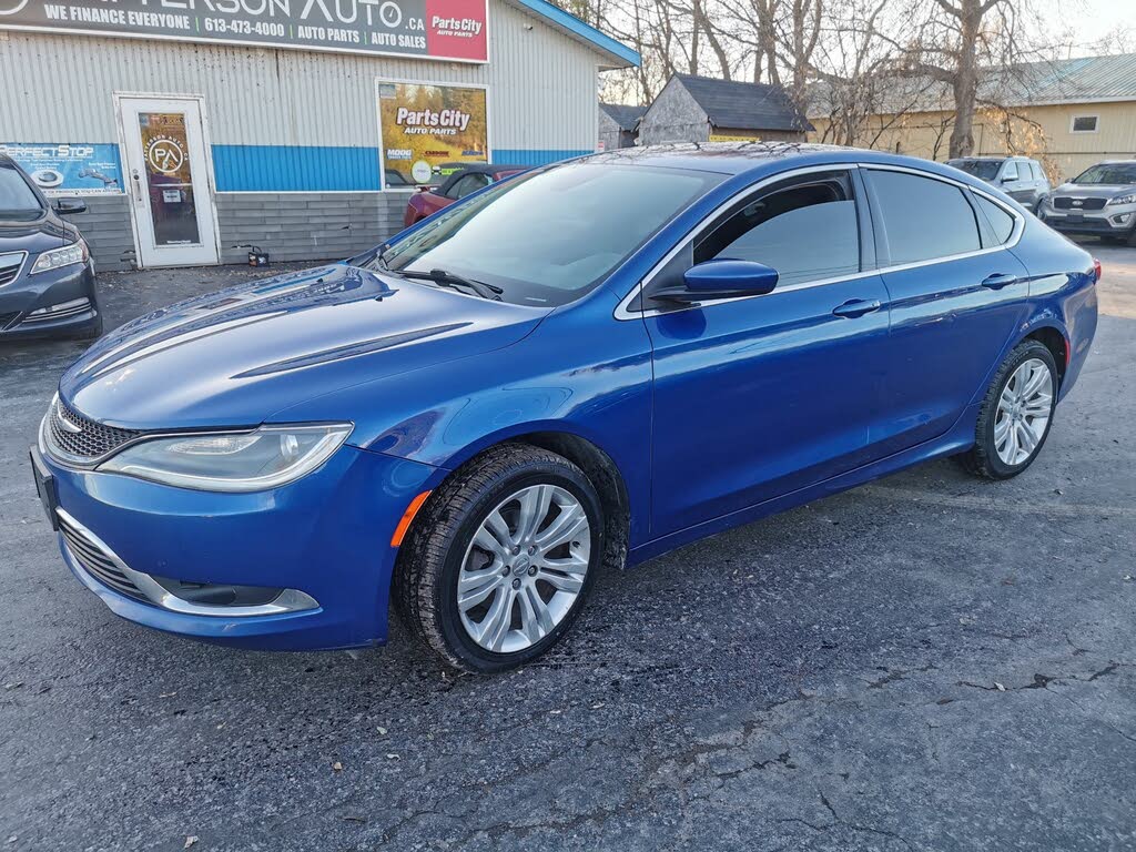 2015 Chrysler 200 Limited Sedan FWD
