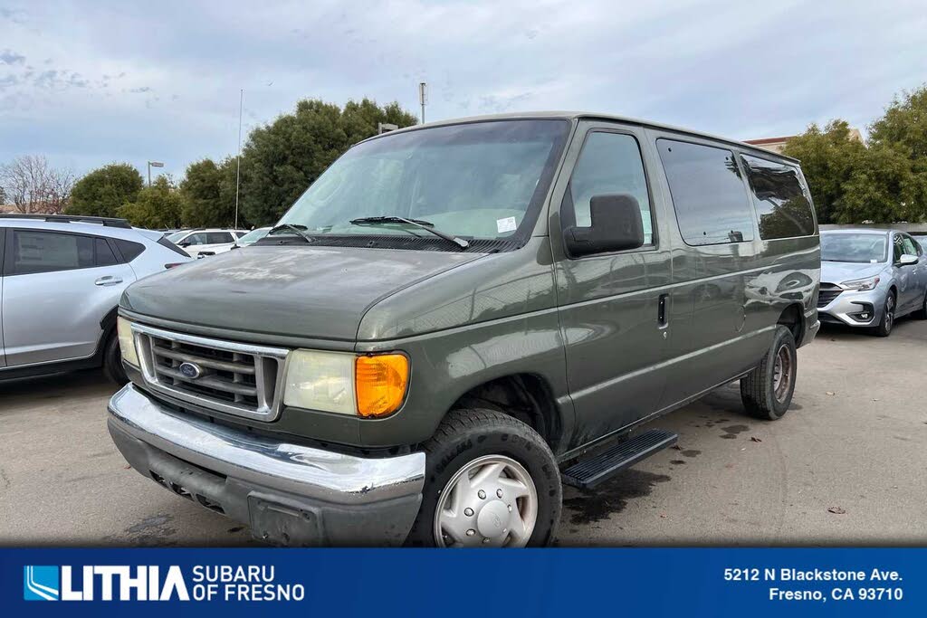 2005 Ford E-Series E-350 Super Duty XLT Passenger Van