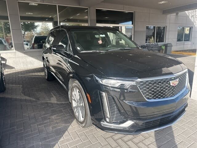 2022 Cadillac XT6 Premium Luxury FWD