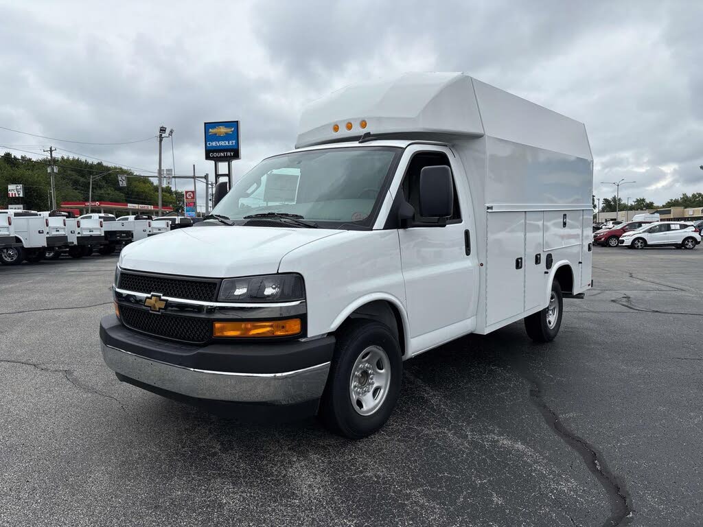 2025 Chevrolet Express Chassis 3500 Cutaway 139