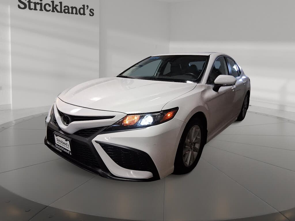 2024 Toyota Camry SE FWD