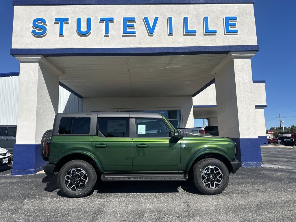 2025 Ford Bronco Outer Banks 4-Door 4WD