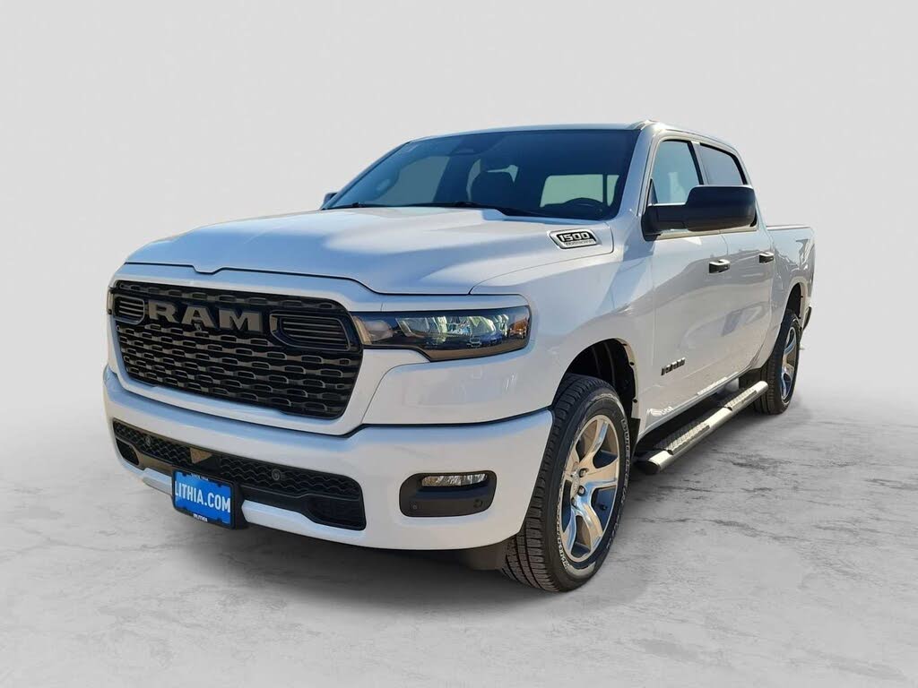 2026 RAM 1500 Express Crew Cab 4WD
