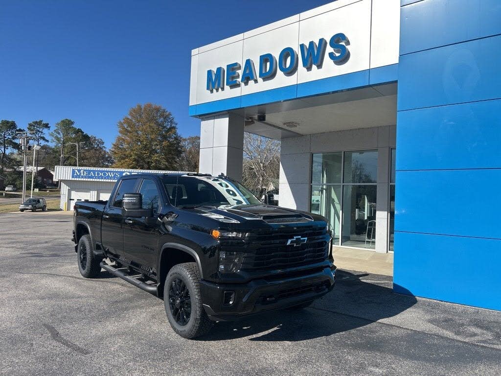 2026 Chevrolet Silverado 2500HD Custom Crew Cab 4WD