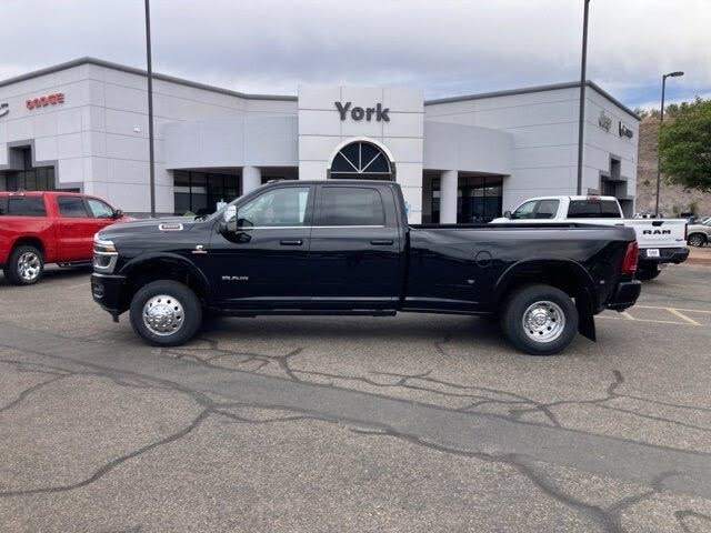 2025 RAM 3500 Limited Crew Cab LB DRW 4WD