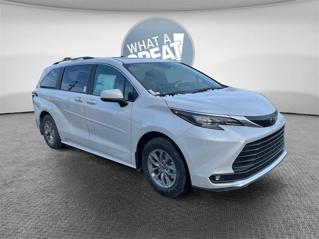 2026 Toyota Sienna XLE 7-Passenger AWD