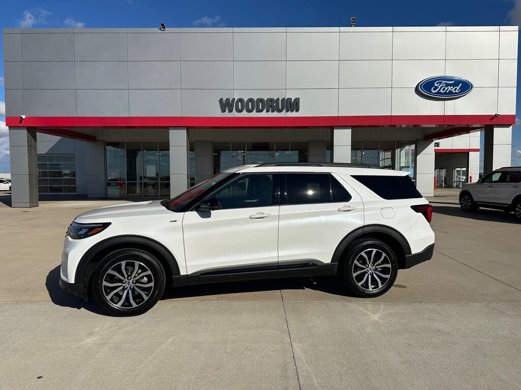 2026 Ford Explorer ST-Line AWD