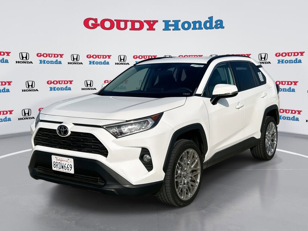 2020 Toyota RAV4 XLE FWD