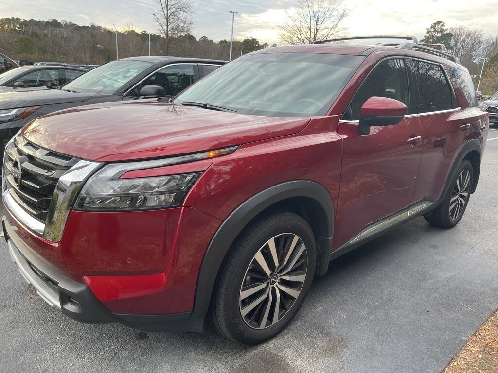 2025 Nissan Pathfinder Platinum 4WD