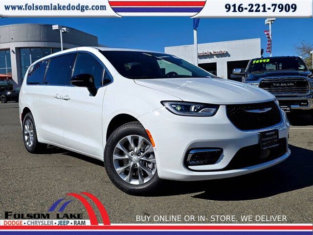 2026 Chrysler Pacifica Select AWD