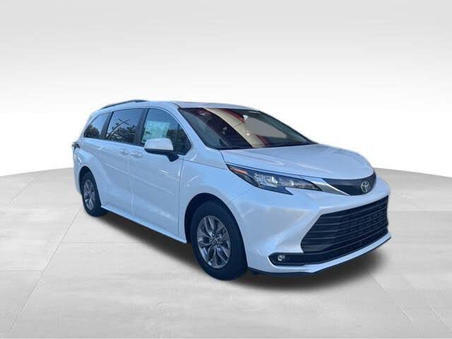 2026 Toyota Sienna XLE 7-Passenger FWD