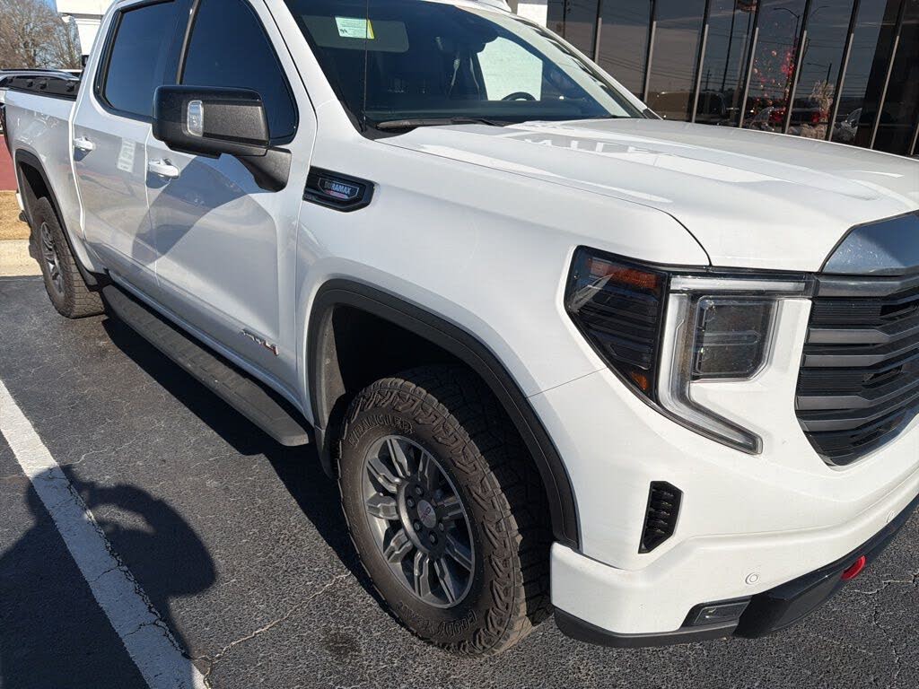 2024 GMC Sierra 1500 AT4 Crew Cab 4WD