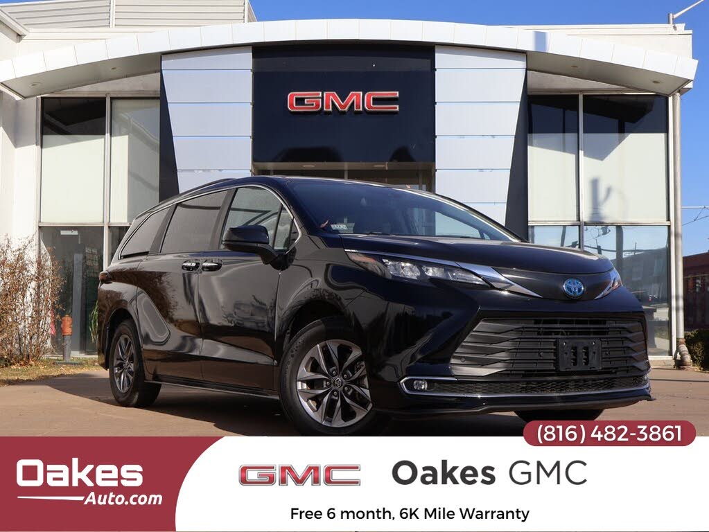 2024 Toyota Sienna XLE 7-Passenger FWD