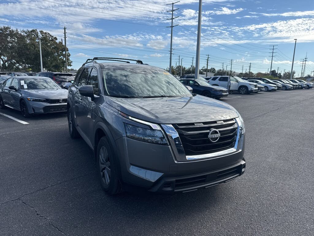 2025 Nissan Pathfinder SV FWD