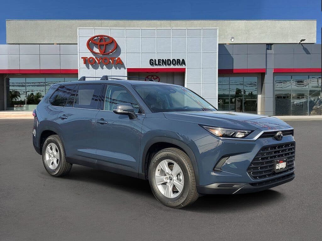 2026 Toyota Grand Highlander LE FWD