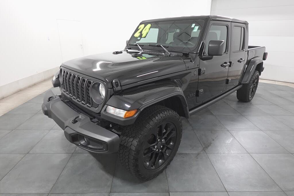 2024 Jeep Gladiator NightHawk Crew Cab 4WD
