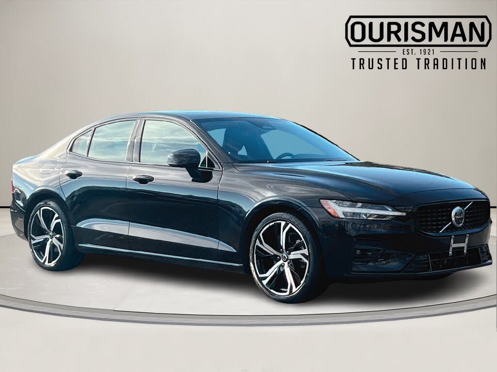 2024 Volvo S60 B5 Plus Dark Theme AWD