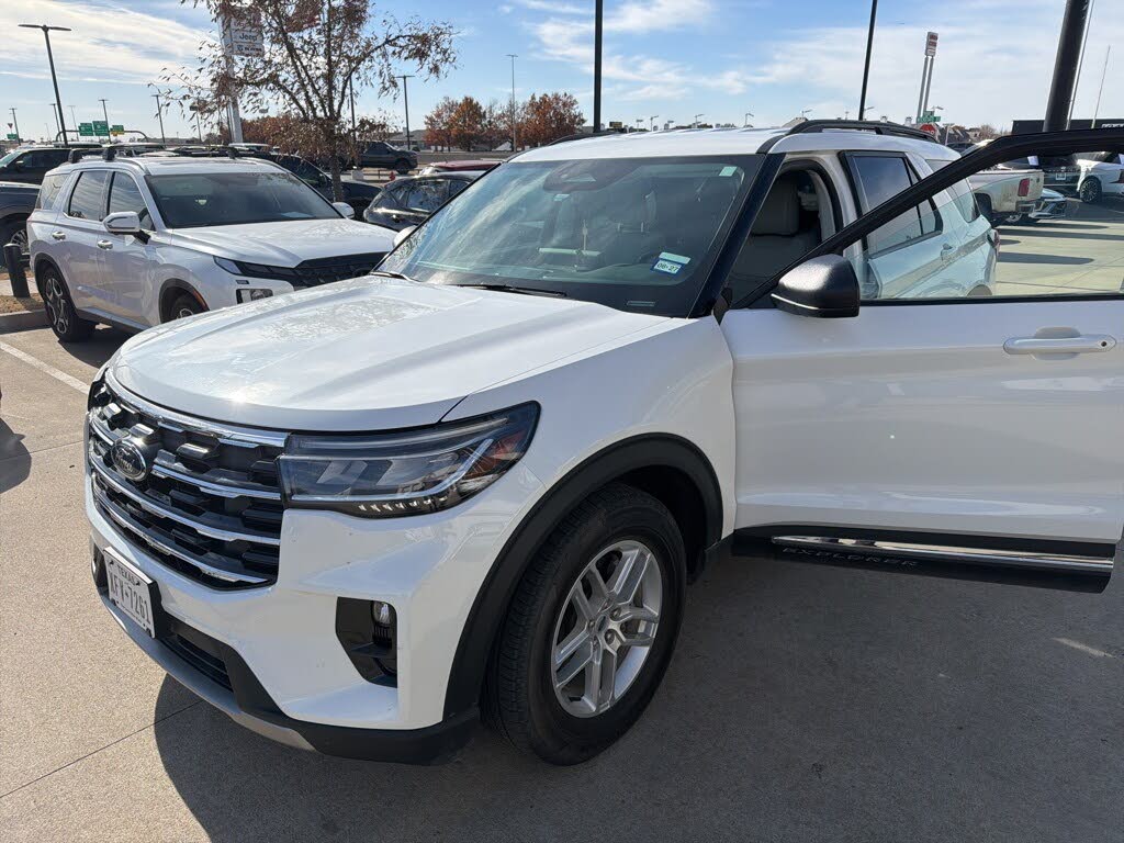 2025 Ford Explorer Active RWD