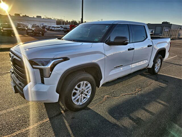 2022 Toyota Tundra SR5 CrewMax Cab RWD