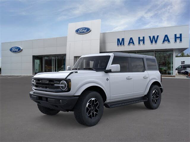 2025 Ford Bronco Outer Banks 4-Door 4WD